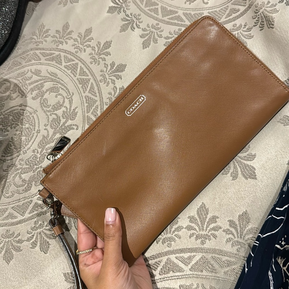 Coach wristlet. Brown. Great condition